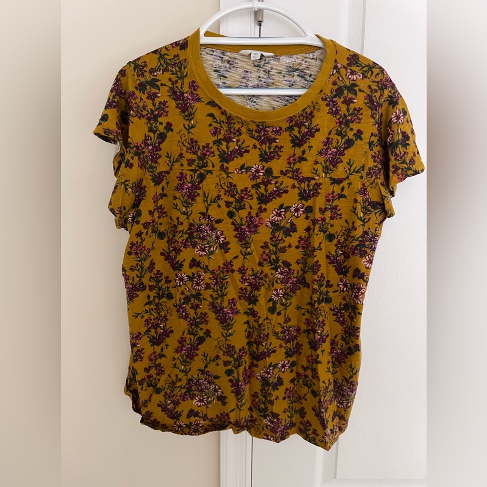 Gold top with scalloped sleeves